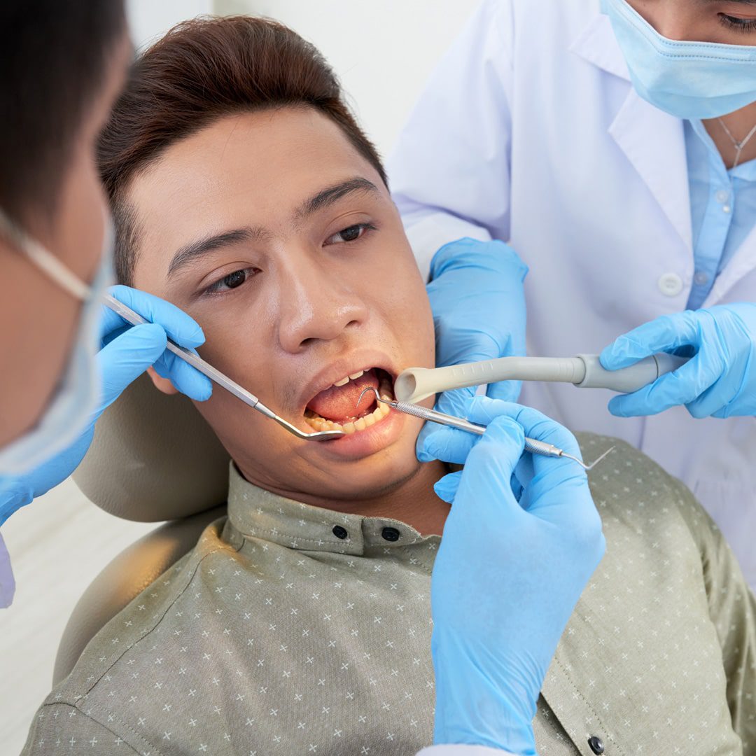 https://dev.passiondentalcare.com/wp-content/uploads/2022/12/pencabutan-gigi-images-1-min.jpg